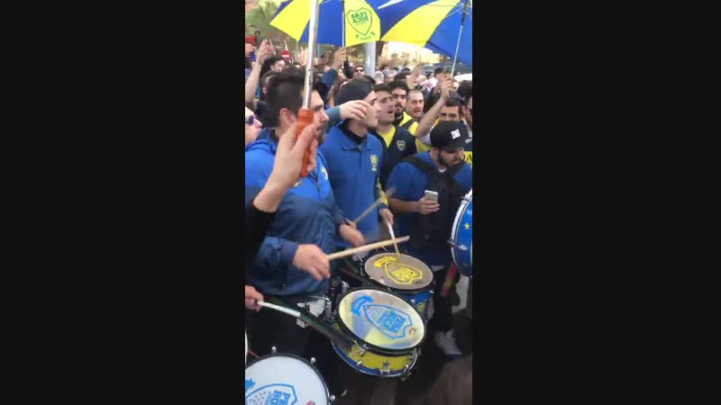 El banderazo de Boca en Madrid!