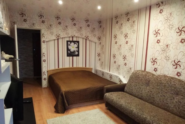 Фото: Сдается: 1к. квартира( Объявления от АГЕНСТВА, комиссия:12000) <br>Стоимость: 24000+счетчики <br>Адрес: Большой Факельный переулок, 3,  Марксистская. <br>Доп: 36 кв метров, жилая 17, кухня 10 <br>5/9 этаж. <br>Предлагается к сдаче на длительный срок однокомнатная квартира. В квартире для проживания есть все необходимое, сделан хороший ремонт. <br>сдача только на длительный срок. <br>Залог и депозита нет. <br>Просмотреть можно в день обращения, документы к заселению все готовы. <br>Контактное лицо: +7-922-157-78-89 - Кирилл.