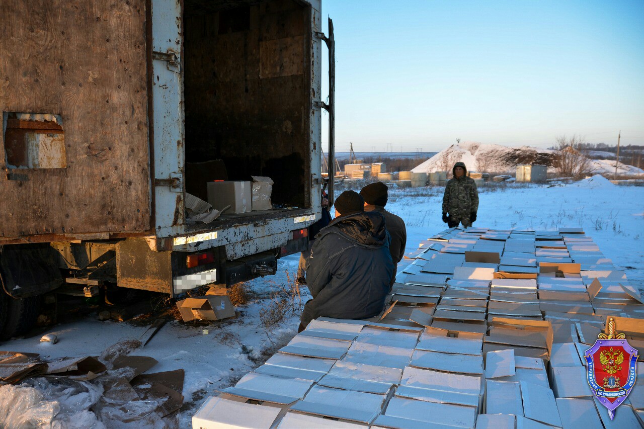 ФСБ и полиция накрыли склад с контрафактной водкой в Ульяновской области