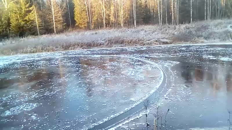 Необычный круг на озере в Микуни