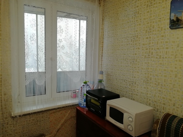 #метро Улица ак. Янгеля<br><br>Сдаю КОМНАТУ в двухкомнатной 17500 + коммунальные.<br>От метро до подъезда 5 минут пешком. Соседи хорошая 30-летняя пара, постоянно на работе. До настоящего времени жила девушка, поэтому девушки предпочтительней.<br><br>В квартире пластиковые окна, стиральная машина, микроволновка, интернет, диван-кровать в комнате куплен меньше года назад.<br><br>Если при встрече и просмотре комнаты будут какие-то пожелания (например, что-то докупить) рассмотрим.<br><br>Пишите в личку. - фото Фото: #метро Улица ак. Янгеля<br><br>Сдаю КОМНАТУ в двухкомнатной 17500 + коммунальные.<br>От метро до подъезда 5 минут пешком. Соседи хорошая 30-летняя пара, постоянно на работе. До настоящего времени жила девушка, поэтому девушки предпочтительней.<br><br>В квартире пластиковые окна, стиральная машина, микроволновка, интернет, диван-кровать в комнате куплен меньше года назад.<br><br>Если при встрече и просмотре комнаты будут какие-то пожелания (например, что-то докупить) рассмотрим.<br><br>Пишите в личку.