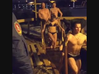 Купание в проруби