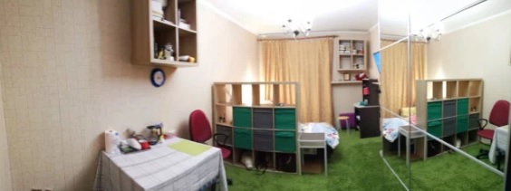 Сдаётся комната в коммуналке. 18 тысяч. 8 963 693-78-64 <br>Площадь комнаты: 29 м <br>Комнат в квартире: 3 <br>Этаж: 4 <br>Этажей в доме: 16 <br>Тип дома: монолитный <br>Адрес: Москва, м. Ясенево, Новоясеневский проспект, 32к1 <br> Ясенево (400 м) Новоясеневская (900 м) Битцевский парк (1.1 км) <br>Нюансы обсуждаемы. Агентов и посредников просьба не беспокоить. Без детей, без домашних животных. Писать в личные сообщения. (!только для 1 женщины или 1 девушки!). Сдается 1 комната (после ремонта) - в 3х комнатной квартире коммунального заселения, освобождается 16 декабря. Собственник (внук собственника по доверенности). 4й этаж многоэтажного дома, 5 минут пешком от метро Ясенево. <br>29 кв. м. (с учетом площади балкона в комнате) <br>Железная дверь в комнату, запираемая на замки, евро-окна с выходом на балкон (индивидуальный). <br>В квартире: плита электрическая (общая с соседями) 4 конфорки, <br>городской телефон, общая с соседями стиральная машина, общий санузел, индивидуальный холодильник в общем коридоре, 2 индивидуальных шкафчика на кухне. Кухня и санузел общие с <br>соседями, wi-fi нету, интернет кабеля подведены, но подключать <br>придется вам самим у районного оператора. <br>В доме: домофон, грузовой и пассажирский лифты, запирающаяся дверь в квартирный коридор на этаже. <br>Соседи: женщина и мужчина предпенсионного/пенсионного возраста. Сосед немного навязчивый и занудный, когда выпивает (выпивает - когда не на работе), агрессии и прямых приставаний к женскому полу не проявляет; у соседки возможны периодические проявления старческой занудливости на грани маразма. Нет возможности оставления гостей на ночь после установленного законом времени (22:00)(соседка - против). <br>В стоимость съёма включены свет, вода и прочие услуги ЖКХ и <br>квартплата; стоимость телефонных переговоров с городского телефона не включена, дополнительно оплачивается нанимателем в случае пользования городским телефоном. <br> <br>Количество спальных мест <br>2 спальных места <br>Количество кроватей <br>1 кровать <br>Мультимедиа <br>Телевизор <br>Бытовая техника <br>Плита <br>Микроволновка <br>Холодильник <br>Стиральная машина <br>Утюг <br>Комфорт <br>Балкон / лоджия - фото Фото: Сдаётся комната в коммуналке. 18 тысяч. 8 963 693-78-64 <br>Площадь комнаты: 29 м <br>Комнат в квартире: 3 <br>Этаж: 4 <br>Этажей в доме: 16 <br>Тип дома: монолитный <br>Адрес: Москва, м. Ясенево, Новоясеневский проспект, 32к1 <br> Ясенево (400 м) Новоясеневская (900 м) Битцевский парк (1.1 км) <br>Нюансы обсуждаемы. Агентов и посредников просьба не беспокоить. Без детей, без домашних животных. Писать в личные сообщения. (!только для 1 женщины или 1 девушки!). Сдается 1 комната (после ремонта) - в 3х комнатной квартире коммунального заселения, освобождается 16 декабря. Собственник (внук собственника по доверенности). 4й этаж многоэтажного дома, 5 минут пешком от метро Ясенево. <br>29 кв. м. (с учетом площади балкона в комнате) <br>Железная дверь в комнату, запираемая на замки, евро-окна с выходом на балкон (индивидуальный). <br>В квартире: плита электрическая (общая с соседями) 4 конфорки, <br>городской телефон, общая с соседями стиральная машина, общий санузел, индивидуальный холодильник в общем коридоре, 2 индивидуальных шкафчика на кухне. Кухня и санузел общие с <br>соседями, wi-fi нету, интернет кабеля подведены, но подключать <br>придется вам самим у районного оператора. <br>В доме: домофон, грузовой и пассажирский лифты, запирающаяся дверь в квартирный коридор на этаже. <br>Соседи: женщина и мужчина предпенсионного/пенсионного возраста. Сосед немного навязчивый и занудный, когда выпивает (выпивает - когда не на работе), агрессии и прямых приставаний к женскому полу не проявляет; у соседки возможны периодические проявления старческой занудливости на грани маразма. Нет возможности оставления гостей на ночь после установленного законом времени (22:00)(соседка - против). <br>В стоимость съёма включены свет, вода и прочие услуги ЖКХ и <br>квартплата; стоимость телефонных переговоров с городского телефона не включена, дополнительно оплачивается нанимателем в случае пользования городским телефоном. <br> <br>Количество спальных мест <br>2 спальных места <br>Количество кроватей <br>1 кровать <br>Мультимедиа <br>Телевизор <br>Бытовая техника <br>Плита <br>Микроволновка <br>Холодильник <br>Стиральная машина <br>Утюг <br>Комфорт <br>Балкон / лоджия