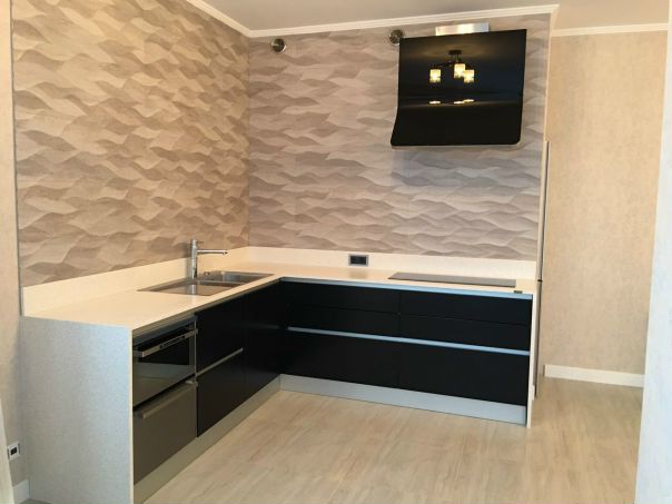 Новые Черёмушки, Гарибальди, 36<br> Аренда 29.000 рублей<br>8-929-112-72-94<br> Студия с небольшим количеством мебели, что является плюсом для тех, у кого есть своя. <br> Лаконичный гарнитур с вытяжкой, варочной панелью и духовым шкафом. Двуспальная кровать, шкаф-купе. Санузел с дизайнерским умывальником и унитазом. Ванная за стеклянными дверцами.<br> Можно заселиться до трёх человек. - фото Фото: Новые Черёмушки, Гарибальди, 36<br> Аренда 29.000 рублей<br>8-929-112-72-94<br> Студия с небольшим количеством мебели, что является плюсом для тех, у кого есть своя. <br> Лаконичный гарнитур с вытяжкой, варочной панелью и духовым шкафом. Двуспальная кровать, шкаф-купе. Санузел с дизайнерским умывальником и унитазом. Ванная за стеклянными дверцами.<br> Можно заселиться до трёх человек.