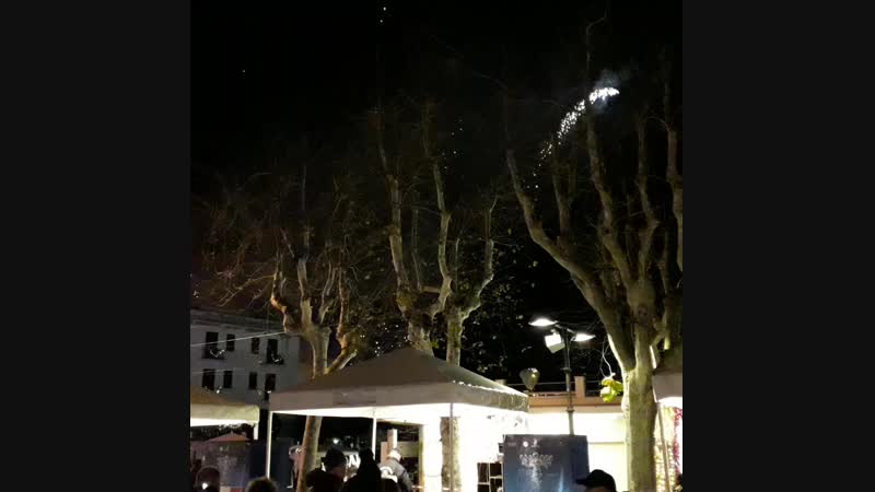 VID_23520929_232740_962.mp4