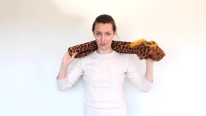 10 Ways to Tie a Scarf