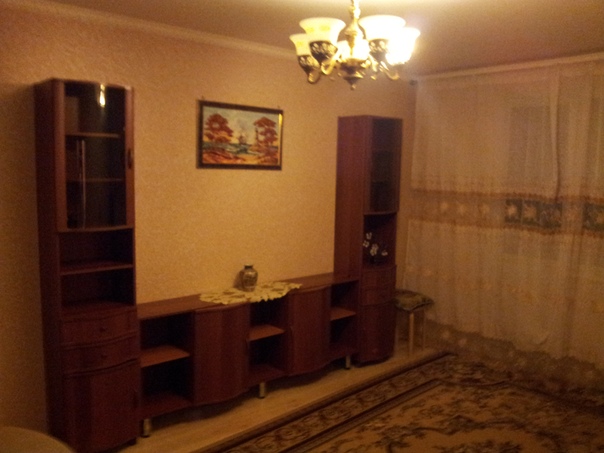 Сдам 1-комн. кв. в Моск. обл., г. Балашиха, ул. Советская д. 56 <br>23 000 руб. в месяц на длительный срок , коммунальные платежи включены (кроме счетчиков), 1 мес. предоплата + залог, собственник. <br>Общая информация: 15/17 пан. дома, Общая 39м, комната 19м, кухня 9м,балкон, хороший ремонт. <br>В квартире имеется: кухонная мебель, жилая мебель, холодильник, кух. плита, стиральная машина. Дом находится в 5 мин. пешком от станции Балашиха (30 мин. до м. Курская). Маршрутки 30 мин. транспортом до станций метро Новогиреево, Щелковская ! Рядом магазин Атак, Пятерочка, а также лесопарк и река. Рассмотрим славян ! 8-985-317-27-34 Сергей - фото Фото: Сдам 1-комн. кв. в Моск. обл., г. Балашиха, ул. Советская д. 56 <br>23 000 руб. в месяц на длительный срок , коммунальные платежи включены (кроме счетчиков), 1 мес. предоплата + залог, собственник. <br>Общая информация: 15/17 пан. дома, Общая 39м, комната 19м, кухня 9м,балкон, хороший ремонт. <br>В квартире имеется: кухонная мебель, жилая мебель, холодильник, кух. плита, стиральная машина. Дом находится в 5 мин. пешком от станции Балашиха (30 мин. до м. Курская). Маршрутки 30 мин. транспортом до станций метро Новогиреево, Щелковская ! Рядом магазин Атак, Пятерочка, а также лесопарк и река. Рассмотрим славян ! 8-985-317-27-34 Сергей
