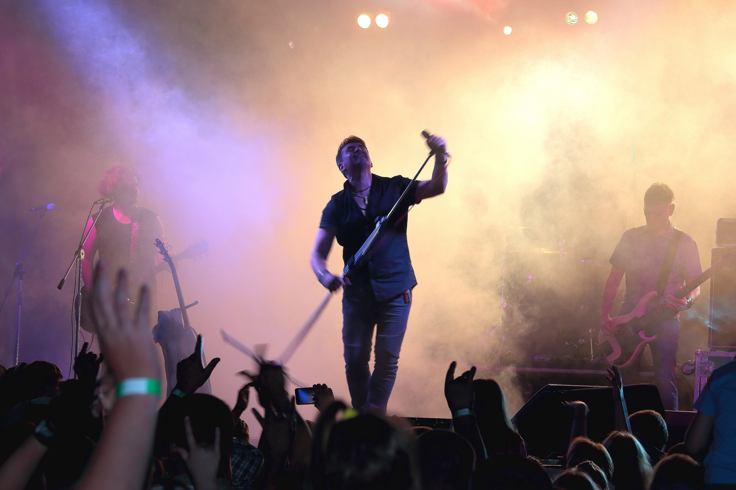 рок концерт queen. группа алиса на сцене. концерт группы во сколько. концерт. лето концерт в ленинграде.