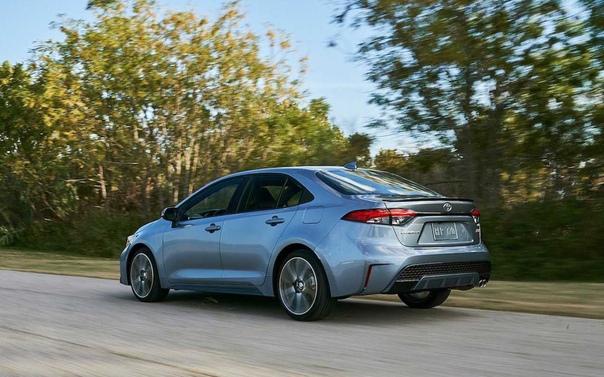 Toyota представила новую Corolla. Компания Toyota представила седан Corolla нового поколения для американского рынка. Новинка переехала на платформу TNGA, получила новую внешность, двухлитровый