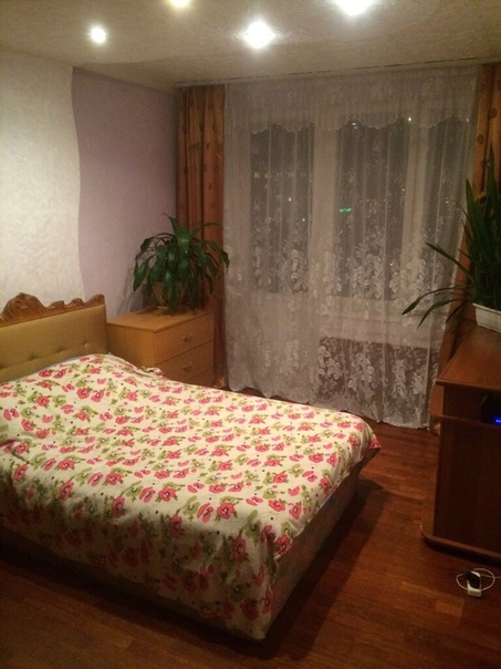 Срочно<br>Сдаётся изолированная комната в 3-х комнатной квартире.<br>М.Южная 10 мин пешком. Район хороший , зелёный Развитая инфраструктура.<br>Всё необходимое для проживания есть (стиральная машина, микроволновка, wi-fi и т.д)<br>Рассматриваю к заселению только девушку - порядочную, чистоплотную, без в/п, гражданство РФ.<br>Оплата - 15000, + 2000 коммуналка, залог 5000! <br>Заезд возможен уже сейчас - фото Фото: Срочно<br>Сдаётся изолированная комната в 3-х комнатной квартире.<br>М.Южная 10 мин пешком. Район хороший , зелёный Развитая инфраструктура.<br>Всё необходимое для проживания есть (стиральная машина, микроволновка, wi-fi и т.д)<br>Рассматриваю к заселению только девушку - порядочную, чистоплотную, без в/п, гражданство РФ.<br>Оплата - 15000, + 2000 коммуналка, залог 5000! <br>Заезд возможен уже сейчас