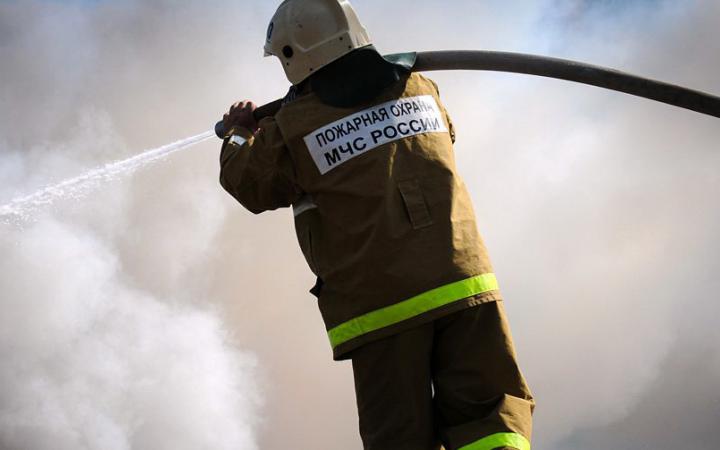 В Зеленчукской после пожара частично поврежден жилой дом