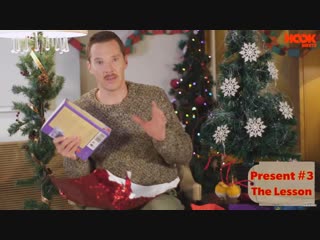 Benedict Cumberbatch Teaches How to React to Bad Xmas Gifts