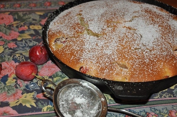 Рецепт Яблочный пирог на кефире: вкуснее шарлотки, а готовить легче