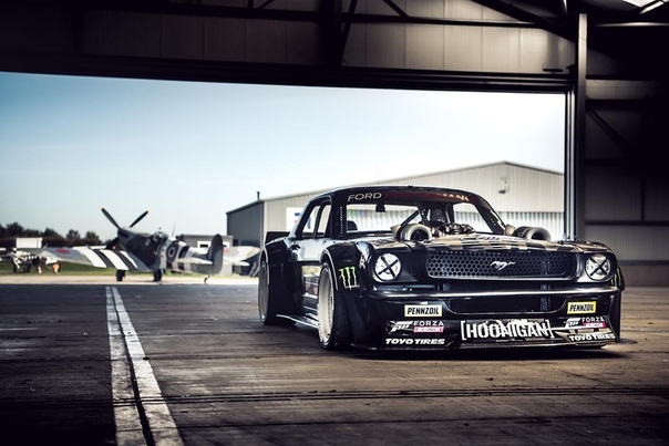 Ford Mustang RTR Hoonicorn 