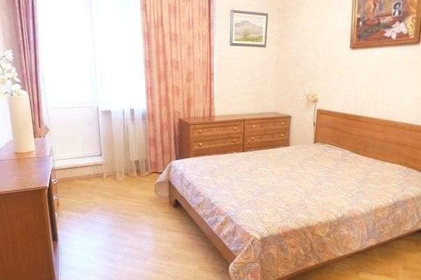 Кому очень срочно! <br>Сдаем КОМНАТУ в 4-комн квартире в самом центре <br>- Только хорошему ПАРНЮ .Без посиделок, тусовок и тд. <br>Без комиссии. Договор. Коммунальные услуги включены <br>10 минут пешком до м.Китай город, Чистых прудов и Курская. <br>Ванна, душевая, два туалета. <br>Цена 35 тыс в мес. Оплата 1 и последний месяц. <br>При оплате за 3 мес- 33 тыс в мес! - фото Фото: Кому очень срочно! <br>Сдаем КОМНАТУ в 4-комн квартире в самом центре <br>- Только хорошему ПАРНЮ .Без посиделок, тусовок и тд. <br>Без комиссии. Договор. Коммунальные услуги включены <br>10 минут пешком до м.Китай город, Чистых прудов и Курская. <br>Ванна, душевая, два туалета. <br>Цена 35 тыс в мес. Оплата 1 и последний месяц. <br>При оплате за 3 мес- 33 тыс в мес!
