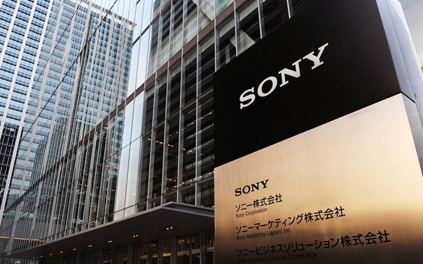 Компания Sony опубликовала отчет за минувший квартал и весь 2018 финансовый год, который завершился у нее 31 марта. За квартал был получен доход в размере 19,288 млрд долларов. В годовом исчислении этот показатель вырос на 9%. Квартальная операционная прибыль за год выросла на 273%. Она достигла 7,500 млрд долларов. Прибыль до уплаты налогов в четвертом квартале 2018 финансового года составила 10,212 млрд долларов, что на 1230% больше, чем за год до этого. Годовой доход Sony составил 78,14 млрд долларов. За год этот показатель вырос всего на 1%, но операционная прибыль за тот же период выросла на 22%. В абсолютном выражении она достигла 8,063 млрд долларов. Прибыль до уплаты налогов увеличилась на 45%, до 9,122 млрд долларов. Год в целом компания завершила с чистой прибылью 8,262 млрд долларов. Этот показатель на 87% превосходит итог 2017 финансового года.