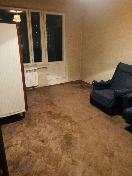 В двухкомнатной квартире сдаётся комната ( 17м2) с балконом, для одной девушки. Пешая доступность (10 минут) от м. Планерная. Рядом есть парк, остановки, магазины. В квартире есть все необходимое , в комнате шкаф и диван, кресло. В соседней комнате я живу с молодым человеком (спокойные, работаем 5/2), есть кот (приучен к лотку) Стоимость 14 тыс+ КУ делим на троих). Заезд возможен в ближайшие дни.<br> Титова - фото Фото: В двухкомнатной квартире сдаётся комната ( 17м2) с балконом, для одной девушки. Пешая доступность (10 минут) от м. Планерная. Рядом есть парк, остановки, магазины. В квартире есть все необходимое , в комнате шкаф и диван, кресло. В соседней комнате я живу с молодым человеком (спокойные, работаем 5/2), есть кот (приучен к лотку) Стоимость 14 тыс+ КУ делим на троих). Заезд возможен в ближайшие дни.<br> Титова