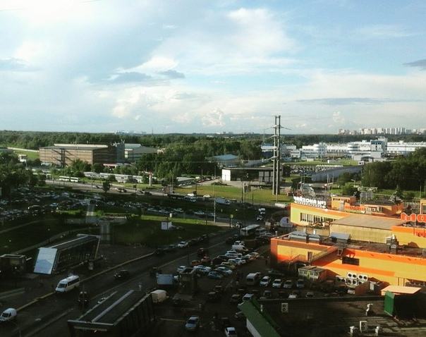 СРОЧНО!!!!!Сдается комната в 3-х комнатной квартире. Метро Пятницкое шоссе. 1 мин ходьбы. 11 этаж. На длительный срок., чистоплотной и порядочной девушке. (рассмотрим разные варианты). Квартира уютная, просторная, чистая. Своевременная ежемесячная оплата+ дополнительно коммунальные услуги-электричество, вода., телефон, интернет. Депозит можно разделить. Район очень классный, с развитой инфраструктурой! есть парк, озеро, лес). идеально! Все детали обсудим, ваши предложения рассмотрим.<br>Сдается с 3.10.18!! по всем вопросам в лс!!<br>РЕПОСТ, уважаемые други!!!!))) лайк не поможет) фото приложу в лс. спасибо!<br>#сдамкомнату #аренда #москва #митино - фото Фото: СРОЧНО!!!!!Сдается комната в 3-х комнатной квартире. Метро Пятницкое шоссе. 1 мин ходьбы. 11 этаж. На длительный срок., чистоплотной и порядочной девушке. (рассмотрим разные варианты). Квартира уютная, просторная, чистая. Своевременная ежемесячная оплата+ дополнительно коммунальные услуги-электричество, вода., телефон, интернет. Депозит можно разделить. Район очень классный, с развитой инфраструктурой! есть парк, озеро, лес). идеально! Все детали обсудим, ваши предложения рассмотрим.<br>Сдается с 3.10.18!! по всем вопросам в лс!!<br>РЕПОСТ, уважаемые други!!!!))) лайк не поможет) фото приложу в лс. спасибо!<br>#сдамкомнату #аренда #москва #митино
