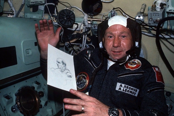 Алексей Леонов Алексей Архипович Леонов летчик-испытатель, космонавт, художник, первый землянин, вышедший в открытый космос, лауреат множества премий и наград. Детство и юность Родился Алексей