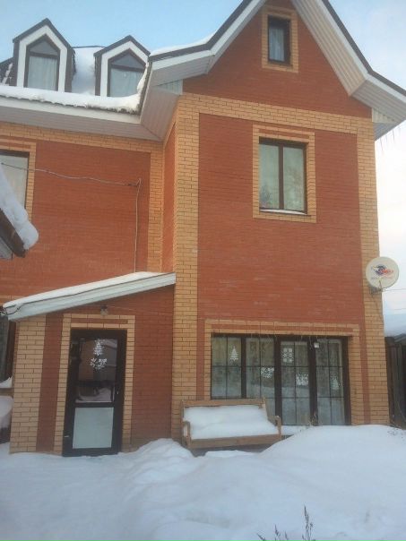 Продается 2х этажный кирпичный ,благоустроенный дом в БАРДЕ. (Пермский край ,с Барда) <br>Площадь дома 110.3 кв.м, земельный участок 9 соток. <br>Дом практически новый, состояние очень хорошее,очень уютный, наполнен теплом. Выполнена удобная планировка, все сделано для комфортной жизни семьи.Все коммуникации, горячая и холодная вода , канализация, отопление газовое.Заезжай и живи, отличное состояние, все благоустроено!!! <br>На участке баня, гараж, хозяйственные постройки. <br>Поблизости школы, детские сады и площадки, магазины. <br>Объект подходит под ипотеку и различные виды сертификатов. <br>Звоните, пишите - ответим на все интересующие вас вопросы. <br>ЦЕНА = 3 200 000 руб.РЕАЛЬНОМУ ПОКУПАТЕЛЮ ТОРГ УМЕСТЕН. <br>Все вопросы по тел 8-952-647-49-21 или обращайтесь с.Барда ул.Ленина дом 50 а(Бывший Сарбай Базар 2 этаж). <br>Дом готов к продаже и ждет новых владельцев. <br>Торопитесь, чтобы не упустить такой хороший вариант! - фото Фото: Продается 2х этажный кирпичный ,благоустроенный дом в БАРДЕ. (Пермский край ,с Барда) <br>Площадь дома 110.3 кв.м, земельный участок 9 соток. <br>Дом практически новый, состояние очень хорошее,очень уютный, наполнен теплом. Выполнена удобная планировка, все сделано для комфортной жизни семьи.Все коммуникации, горячая и холодная вода , канализация, отопление газовое.Заезжай и живи, отличное состояние, все благоустроено!!! <br>На участке баня, гараж, хозяйственные постройки. <br>Поблизости школы, детские сады и площадки, магазины. <br>Объект подходит под ипотеку и различные виды сертификатов. <br>Звоните, пишите - ответим на все интересующие вас вопросы. <br>ЦЕНА = 3 200 000 руб.РЕАЛЬНОМУ ПОКУПАТЕЛЮ ТОРГ УМЕСТЕН. <br>Все вопросы по тел 8-952-647-49-21 или обращайтесь с.Барда ул.Ленина дом 50 а(Бывший Сарбай Базар 2 этаж). <br>Дом готов к продаже и ждет новых владельцев. <br>Торопитесь, чтобы не упустить такой хороший вариант!