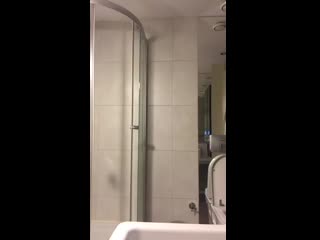Selen Demir banyoda şov yapıyor - Türk ifşa Videosu