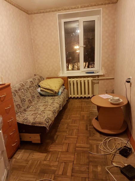 Спб сдаётся<br>комната в 4-ех комнатной кв-ре. 10500р, к у и интернет включены. Для одной ДЕВУШКИ- женщины. <br>В комнате диван и шкаф, стол. В квартире стиралка, инет. 10 минут от метро проспект ВЕТЕРАНОВ. От собственника. 89046011813 - фото Фото: Спб сдаётся<br>комната в 4-ех комнатной кв-ре. 10500р, к у и интернет включены. Для одной ДЕВУШКИ- женщины. <br>В комнате диван и шкаф, стол. В квартире стиралка, инет. 10 минут от метро проспект ВЕТЕРАНОВ. От собственника. 89046011813