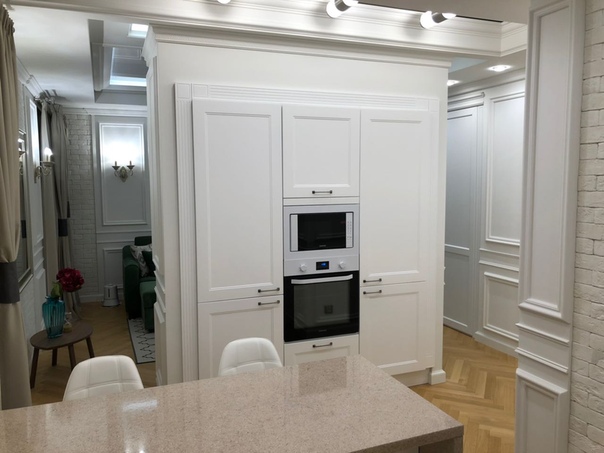 Бульвар Рокоссовского, Бойцовая, 24 к4<br> Аренда 38.000 рублей<br>8-929-112-72-94<br> Евродвушка, относительно небольшая. Отдельная спальня и просторный санузел. Метраж квартиры 66 М2.<br> Каждая деталь интерьера дополняет друг друга, ремонт очень качественный, на века. Отдельное внимание отделено кухонной зоне: угловой гарнитур с глянцевой поверхностью из искусственного камня, стол-островок со скрытыми ящиками для хранения. Встроенные шкафчики с духовым шкафом и СВЧ, все фирмы Кёрлинг.<br> Прихожая-гостиная с ярким велюровым диваном, плазменным тв. Светильники в стиле ампир, тяжёлые шторы с прихватом добавляют уют и элегантную простоту.<br>Небольшая спальня с вместительным шкафом и двуспальной кроватью. Санузел выложен незаурядной качественной плиткой.<br>Квартира сдаётся только на длительный срок, для 1-3 граждан, можно с детьми и животными. - фото Фото: Бульвар Рокоссовского, Бойцовая, 24 к4<br> Аренда 38.000 рублей<br>8-929-112-72-94<br> Евродвушка, относительно небольшая. Отдельная спальня и просторный санузел. Метраж квартиры 66 М2.<br> Каждая деталь интерьера дополняет друг друга, ремонт очень качественный, на века. Отдельное внимание отделено кухонной зоне: угловой гарнитур с глянцевой поверхностью из искусственного камня, стол-островок со скрытыми ящиками для хранения. Встроенные шкафчики с духовым шкафом и СВЧ, все фирмы Кёрлинг.<br> Прихожая-гостиная с ярким велюровым диваном, плазменным тв. Светильники в стиле ампир, тяжёлые шторы с прихватом добавляют уют и элегантную простоту.<br>Небольшая спальня с вместительным шкафом и двуспальной кроватью. Санузел выложен незаурядной качественной плиткой.<br>Квартира сдаётся только на длительный срок, для 1-3 граждан, можно с детьми и животными.
