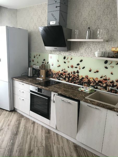 Сдам уютную светлую комнату в 2 комнатной квартире вторая комната закрыта по адресу Полевая 5 ( жилой комплекс Данилиха,) с хорошим ремонтом,со всеми условиями .С водой и отоплением проблем нет. <br>имеется-тв,уютна большая 2спальная кровать,при входе шкаф для верхней одежды и обуви,сан.узел раздельный ,все чисто и аккуратно,свч печь,чайник,духовка,мощная вытяжка,обеденная зона,домофон,гардеробная зона. <br>все вопросы строго по телефону и по существу. 89822527489 <br>Рассмотрю пару или студентов на длительный срок так и на время сесии! - фото Фото: Сдам уютную светлую комнату в 2 комнатной квартире вторая комната закрыта по адресу Полевая 5 ( жилой комплекс Данилиха,) с хорошим ремонтом,со всеми условиями .С водой и отоплением проблем нет. <br>имеется-тв,уютна большая 2спальная кровать,при входе шкаф для верхней одежды и обуви,сан.узел раздельный ,все чисто и аккуратно,свч печь,чайник,духовка,мощная вытяжка,обеденная зона,домофон,гардеробная зона. <br>все вопросы строго по телефону и по существу. 89822527489 <br>Рассмотрю пару или студентов на длительный срок так и на время сесии!