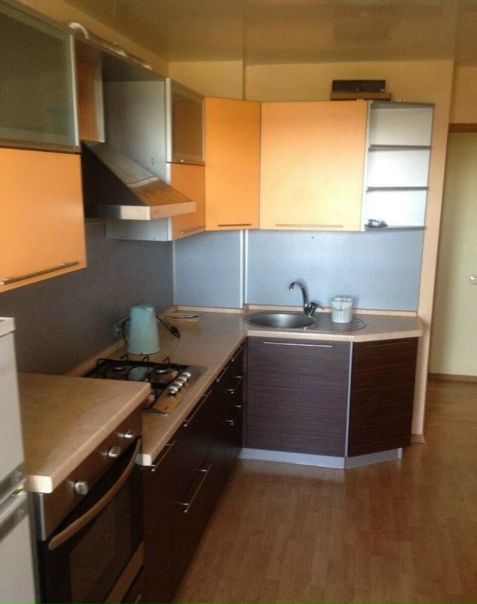 Москва, Нагорный бульвар, 4к2 <br>Нагорная, 14 минут пешком <br>89681252886 <br>Цена 33000 <br> <br>Сдам в отличном состоянии 2к квартиру частично мебелированную: кухня, спальня, ванная, стиральная машина, большой шкаф-купе, 2 лоджии застеклены. Чистый спокойный подъезд, новый дом, 2 сан узла,домофон, хорошая дверь, тамбур. - фото Фото: Москва, Нагорный бульвар, 4к2 <br>Нагорная, 14 минут пешком <br>89681252886 <br>Цена 33000 <br> <br>Сдам в отличном состоянии 2к квартиру частично мебелированную: кухня, спальня, ванная, стиральная машина, большой шкаф-купе, 2 лоджии застеклены. Чистый спокойный подъезд, новый дом, 2 сан узла,домофон, хорошая дверь, тамбур.
