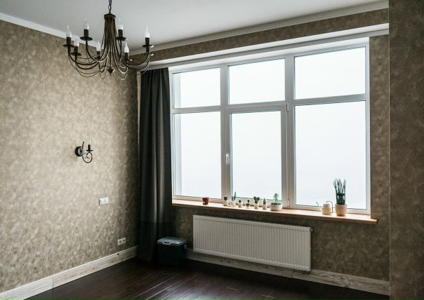 Любителям высоты сдается квартира в стиле Loft на 33 этаже. Москва, Проспект Мира, м ВДНХ <br>В ЖК БИЗНЕС-КЛАССА «ТРИКОЛОР» сдается просторная 3-х комнатная квартира с дизайнерским ремонтом в стиле Loft в идеальном состоянии, общая площадь 105 кв м. На охраняемой огороженной территории собственная инфраструктура, включающая в себя супермаркет, премиальный фитнес-клуб World Class, химчистку, салон красоты, дошкольные и детские учреждения. Для отдыха и прогулок на территории жилого комплекса спроектирована закрытая благоустроенная территория с зелеными насаждениями, детскими и спортивными площадками, зонами отдыха. Подземный паркинг. Рядом с ЖК «Триколор» зона отдыха «Ростокинский акведук», в 10 минутах ВДНХ. Удобная транспортная доступность как на ам, так и общественным транспортом. <br>В квартире гостиная-кухня, две спальни, 2 санузла, гардеробная комната. Встроенная кухня оборудована всей необходимой бытовой техникой. Кондиционирование во всех комнатах. Панорамное остекление с видом на «Национальный парк «Лосиный остров» и шикарным видом на Москву. БЕЗ КОМИССИИ. Цена 120000 Наталья +79859237114 - фото Фото: Любителям высоты сдается квартира в стиле Loft на 33 этаже. Москва, Проспект Мира, м ВДНХ <br>В ЖК БИЗНЕС-КЛАССА «ТРИКОЛОР» сдается просторная 3-х комнатная квартира с дизайнерским ремонтом в стиле Loft в идеальном состоянии, общая площадь 105 кв м. На охраняемой огороженной территории собственная инфраструктура, включающая в себя супермаркет, премиальный фитнес-клуб World Class, химчистку, салон красоты, дошкольные и детские учреждения. Для отдыха и прогулок на территории жилого комплекса спроектирована закрытая благоустроенная территория с зелеными насаждениями, детскими и спортивными площадками, зонами отдыха. Подземный паркинг. Рядом с ЖК «Триколор» зона отдыха «Ростокинский акведук», в 10 минутах ВДНХ. Удобная транспортная доступность как на ам, так и общественным транспортом. <br>В квартире гостиная-кухня, две спальни, 2 санузла, гардеробная комната. Встроенная кухня оборудована всей необходимой бытовой техникой. Кондиционирование во всех комнатах. Панорамное остекление с видом на «Национальный парк «Лосиный остров» и шикарным видом на Москву. БЕЗ КОМИССИИ. Цена 120000 Наталья +79859237114