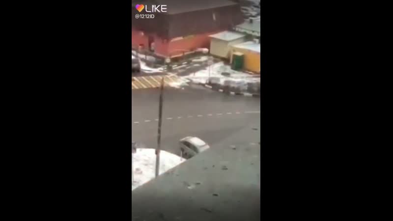 Like_6672762025328558601.mp4