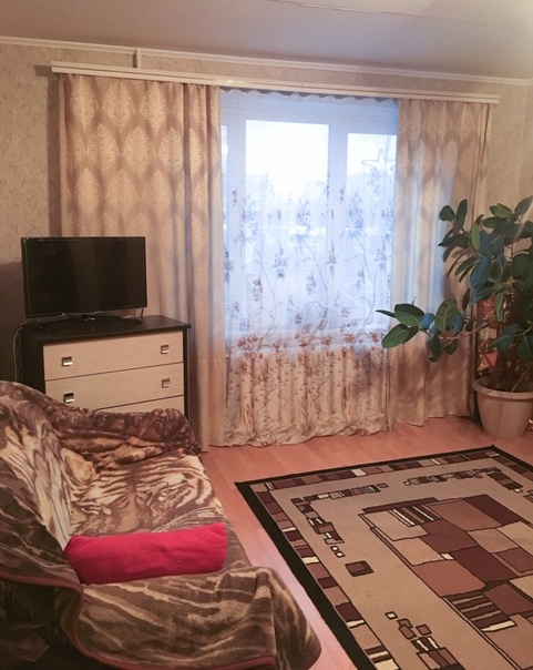 Сдается 1-к квартира, м. Первомайская, 15 мин на автобусе, 25 мин пешком.<br>Уютная и теплая! Есть все необходимое для жизни, заселяйся и живи!<br>Рассмотрят преимущественно пару, без домашних животных, на долгий срок.<br>Оплата 30000+счетчики.<br>Писать в лс, либо сообщением по номеру 8 985 292 41 65 - фото Фото: Сдается 1-к квартира, м. Первомайская, 15 мин на автобусе, 25 мин пешком.<br>Уютная и теплая! Есть все необходимое для жизни, заселяйся и живи!<br>Рассмотрят преимущественно пару, без домашних животных, на долгий срок.<br>Оплата 30000+счетчики.<br>Писать в лс, либо сообщением по номеру 8 985 292 41 65