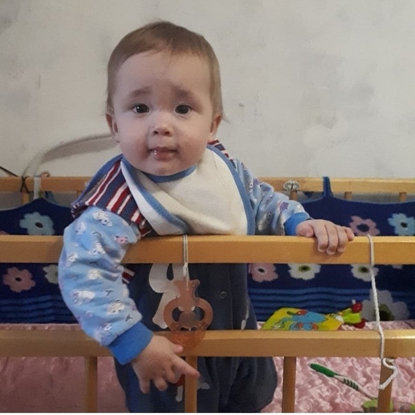 Угрозы жизни Вани Фокина нет. <br> <br> Но состояние крохи остаётся тяжелым. Стабильно тяжелым, как подчеркивают врачи. <br> <br>Головной мозг ребёнка не пострадал. Раны и ссадины поверхностные. Но у врачей остаются опасения, что в пальчиках и ножке крохи разовьется гангрена. У Вани диагностированы обморожение и сдавление конечности. Врачи опасались, что у Вани откажут почки, но ночью у малыша восстановилось мочеиспускание. На данный момент ребёнок полностью под препаратами. Основная задача врачей — вывести Ваню из тяжелого состояния. Только после этого будет стоять вопрос об операциях. Врачи готовы к любому развитию ситуации: для оказания помощи ребёнку есть всё необходимое. И опыт прежде всего. <br> <br>Со здоровьем ребёнка обращаются аккуратно, «как с паутинкой» - отметил директор Московского НИИ неотложной детской хирургии и травматологии Леонид Рошаль. - фото Фото: Угрозы жизни Вани Фокина нет. <br> <br> Но состояние крохи остаётся тяжелым. Стабильно тяжелым, как подчеркивают врачи. <br> <br>Головной мозг ребёнка не пострадал. Раны и ссадины поверхностные. Но у врачей остаются опасения, что в пальчиках и ножке крохи разовьется гангрена. У Вани диагностированы обморожение и сдавление конечности. Врачи опасались, что у Вани откажут почки, но ночью у малыша восстановилось мочеиспускание. На данный момент ребёнок полностью под препаратами. Основная задача врачей — вывести Ваню из тяжелого состояния. Только после этого будет стоять вопрос об операциях. Врачи готовы к любому развитию ситуации: для оказания помощи ребёнку есть всё необходимое. И опыт прежде всего. <br> <br>Со здоровьем ребёнка обращаются аккуратно, «как с паутинкой» - отметил директор Московского НИИ неотложной детской хирургии и травматологии Леонид Рошаль.