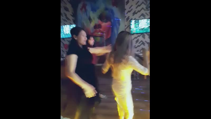 би