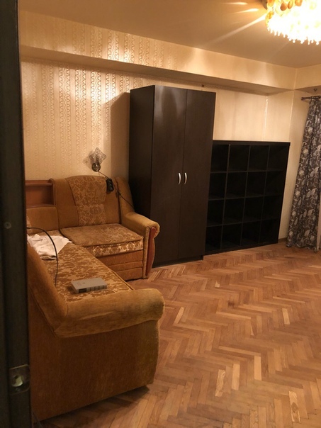 Сдам изолированную комнату,большая комната почти 20м с выходом на балкон,в коридоре ,кухне ,санузле сделан ремонт,3х комнатная квартира,ищем девушку на подселение!!!<br>В двух остальных комнатах живут девушки .Дом стоит на Ленинском проспекте.Метро Проспект Вернадского.<br>22.000 вместе с ку. - фото Фото: Сдам изолированную комнату,большая комната почти 20м с выходом на балкон,в коридоре ,кухне ,санузле сделан ремонт,3х комнатная квартира,ищем девушку на подселение!!!<br>В двух остальных комнатах живут девушки .Дом стоит на Ленинском проспекте.Метро Проспект Вернадского.<br>22.000 вместе с ку.