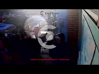 Кирпич упал на голову маленькой девочке возле детского садика в Долгопрудном