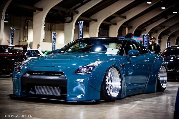 Nissan GT-R 