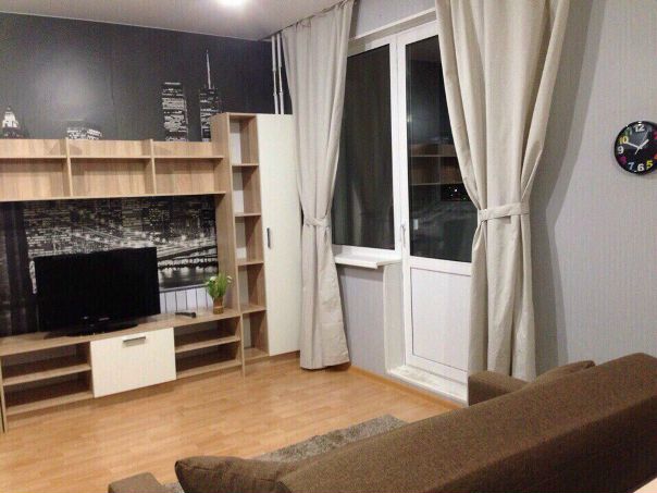Академика Янгеля, 1 к1,2комнатная<br>36000<br>89995854601<br>89080486923<br>Сдам уютную квартиру двухкомнатную на длительный срок платежеспособным,адекватным людям, в шаговой доступности от метро.Фото свежие,делали на днях,соответствуют.В квартире имеется все для вашего комфортного проживания: диван раскладной абсолютно новый, стенка с плазменным же телевизором,комод,зеркало,вместительный шкаф для вещей,так же новая двуспальная кровать с артопедическим матрасом, двухкамерный холодильник, чайник, посуда новая, стиральная машина. Народу паркет, ремонт так же в квартире свежий. Соседи спокойные,дружелюбные.Квартира большая и уютная. Звоните,пишите в мессенджерах.<br>#арендаквартирвмоскве#снимуквартиру#сдамквартиру#снимуквартирумосква#сдамквартирумосква#арендаквартир#москвааренда#снятьквартирувмоскве#квартиравмоскве#недвижимостьвмоскве#следуй#следуйзамной#подпишись#девушка#девушки#лайки#лайкивзаимно#селфи#привет#инстаграм#супер#инстаграманит#ремонтквартир#инстамода#мода#универ#университет#москва - фото Фото: Академика Янгеля, 1 к1,2комнатная<br>36000<br>89995854601<br>89080486923<br>Сдам уютную квартиру двухкомнатную на длительный срок платежеспособным,адекватным людям, в шаговой доступности от метро.Фото свежие,делали на днях,соответствуют.В квартире имеется все для вашего комфортного проживания: диван раскладной абсолютно новый, стенка с плазменным же телевизором,комод,зеркало,вместительный шкаф для вещей,так же новая двуспальная кровать с артопедическим матрасом, двухкамерный холодильник, чайник, посуда новая, стиральная машина. Народу паркет, ремонт так же в квартире свежий. Соседи спокойные,дружелюбные.Квартира большая и уютная. Звоните,пишите в мессенджерах.<br>#арендаквартирвмоскве#снимуквартиру#сдамквартиру#снимуквартирумосква#сдамквартирумосква#арендаквартир#москвааренда#снятьквартирувмоскве#квартиравмоскве#недвижимостьвмоскве#следуй#следуйзамной#подпишись#девушка#девушки#лайки#лайкивзаимно#селфи#привет#инстаграм#супер#инстаграманит#ремонтквартир#инстамода#мода#универ#университет#москва