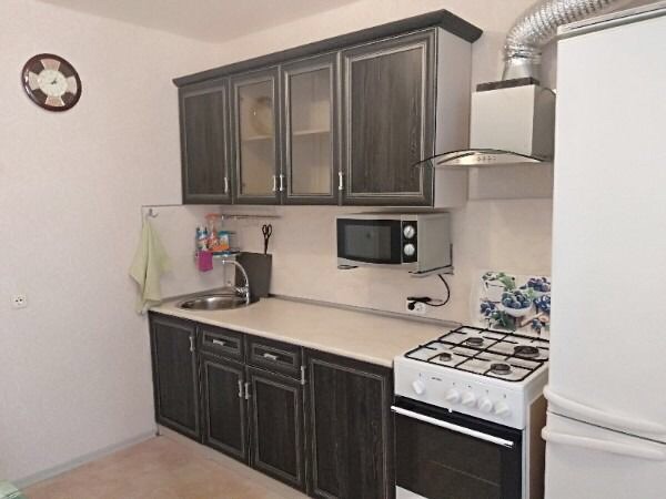 #2комнатная<br>Адрес: Ленинский Проспект, 152<br>Цена: 34000<br>Метро: Юго-Западная, Тропарево<br> телефоны для связи: 89995854601 (пишите в мессенджерах)<br>89080486923 (звоните)<br><br>Сдается уютная 2-к квартира. С хорошим ремонтом. Желательно на длительный срок. В квартире из мебели имеется: Двухспальная кровать, диван на 2 спальных места, кухонный гарнитур. Из техники: плазменный телевизор, микроволновая печь, стиральная машина автомат, большой холодильник. Развитый район, магазины торгово-рпзалекателтные центры, парки, рестораны. Пешая доступность до метро Ю-З. Рядом парк Тропарево. Сдам порядочным платежеспособным людям. <br>#арендаквартирвмоскве#снимуквартиру#сдамквартиру#снимуквартирумосква#сдамквартирумосква#арендаквартир#москвааренда#снятьквартирувмоскве#квартиравмоскве#недвижимостьвмоскве#следуй#следуйзамной#подпишись#девушка#девушки#лайки#лайкивзаимно#селфи#привет#инстаграм#супер#инстаграманит#ремонтквартир#инстамода#мода#универ#университет#москва - фото Фото: #2комнатная<br>Адрес: Ленинский Проспект, 152<br>Цена: 34000<br>Метро: Юго-Западная, Тропарево<br> телефоны для связи: 89995854601 (пишите в мессенджерах)<br>89080486923 (звоните)<br><br>Сдается уютная 2-к квартира. С хорошим ремонтом. Желательно на длительный срок. В квартире из мебели имеется: Двухспальная кровать, диван на 2 спальных места, кухонный гарнитур. Из техники: плазменный телевизор, микроволновая печь, стиральная машина автомат, большой холодильник. Развитый район, магазины торгово-рпзалекателтные центры, парки, рестораны. Пешая доступность до метро Ю-З. Рядом парк Тропарево. Сдам порядочным платежеспособным людям. <br>#арендаквартирвмоскве#снимуквартиру#сдамквартиру#снимуквартирумосква#сдамквартирумосква#арендаквартир#москвааренда#снятьквартирувмоскве#квартиравмоскве#недвижимостьвмоскве#следуй#следуйзамной#подпишись#девушка#девушки#лайки#лайкивзаимно#селфи#привет#инстаграм#супер#инстаграманит#ремонтквартир#инстамода#мода#универ#университет#москва