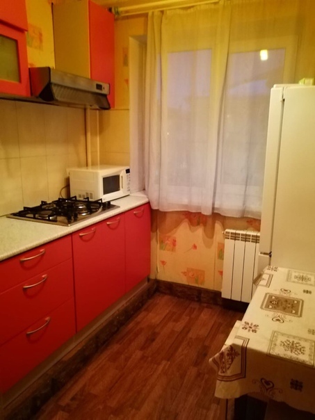 Фото: Сдается: 1-комн. квартира <br>Стоимость: 24000 <br>Адрес: Новогиреевская, 31/45 <br>Перово район <br>Метро:Перово — 1 км <br>whаts аpp: 89507346393 <br>89068929891 <br>Доп: 4 этаж Сдается на длительный срок очень уютная и чистая 1-комнатная квартира, <br>- Удобные и близкие транспортные развязки и остановки общественного транспорта; <br>- В шаговой доступности от дома располагаются парки,магазины. <br>- Близкое расположение станций метро “Перево” и “Новогиреево” <br>- В квартире для комфортного проживания есть вся необходимая мебель и техника. <br>#арендаквартирвмоскве#снимуквартиру#сдамквартиру#снимуквартирумосква#сдамквартирумосква#арендаквартир#москвааренда#снятьквартирувмоскве#квартиравмоскве#недвижимостьвмоскве#следуй#следуйзамной#подпишись#девушка#девушки#лайки#лайкивзаимно#селфи#привет#инстаграм#супер#инстаграманит#ремонтквартир#инстамода#мода#универ#университет#москва