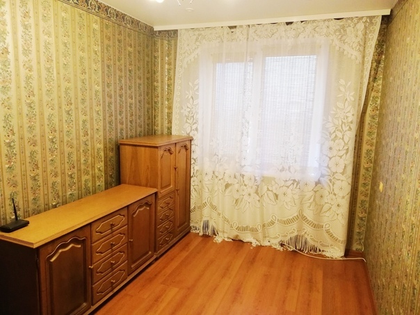 Фото: Сдам двухкомнатную квартиру <br>Лобачевского, 60 <br>Район Проспект Вернадского <br>Метро: Проспект Вернадского — 850 м <br>35000 <br> <br>Двухкомнатная квартира. Кухня, духовой шкаф, варочная панель, вытяжка, холодильник, печь свч. В гостиной угловой диван, тумба под телевизор. В спальне комод и шкаф-купе(спальное место отсутствует,могу привезти,если у вас нету). Ванна в плитке, стиральная машина есть. На длительный срок,рассматриваю всех,но предпочтение на семейную пару,можно с детьми. <br>89253239227 <br>Whats app 89507346393 <br>#арендаквартирвмоскве#снимуквартиру#сдамквартиру#снимуквартирумосква#сдамквартирумосква#арендаквартир#москвааренда#снятьквартирувмоскве#квартиравмоскве#недвижимостьвмоскве#следуй#следуйзамной#подпишись#девушка#девушки#лайки#лайкивзаимно#селфи#привет#инстаграм#супер#инстаграманит#ремонтквартир#инстамода#мода#универ#университет#москва