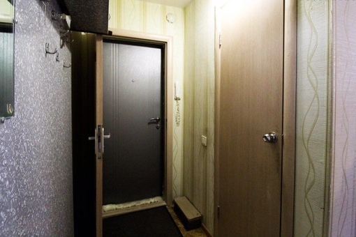Сдается в 3х комнатной квартире комната <br>по адресу: Строителей, 4 к6 <br>Район гагаринский <br>Метро: Университет — 600 м <br>17000 <br>89299574102 <br>whаts ааp: 89507346393 <br>Комната в отличном состоянии, со всей необходимой мебелью и бытовой техникой. (холодильник, стиральная машина, двухспальная кровать, шкаф, комод, компьютерный стол). <br>Также установлены стеклопакеты, натяжные потолки, металлическая дверь, высокоскоростной интернет. <br>#сдамквартирувмоскве #сдамквартиру #сдамкомнатувмоскве #сдамкомнату #арендамосква #снятькомнату #снимукомнату #арендаквартир #снятькомнатувмоскве #снятьквартирувмоскве - фото Фото: Сдается в 3х комнатной квартире комната <br>по адресу: Строителей, 4 к6 <br>Район гагаринский <br>Метро: Университет — 600 м <br>17000 <br>89299574102 <br>whаts ааp: 89507346393 <br>Комната в отличном состоянии, со всей необходимой мебелью и бытовой техникой. (холодильник, стиральная машина, двухспальная кровать, шкаф, комод, компьютерный стол). <br>Также установлены стеклопакеты, натяжные потолки, металлическая дверь, высокоскоростной интернет. <br>#сдамквартирувмоскве #сдамквартиру #сдамкомнатувмоскве #сдамкомнату #арендамосква #снятькомнату #снимукомнату #арендаквартир #снятькомнатувмоскве #снятьквартирувмоскве