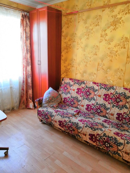 СПб сдаётся<br>комната в 4-ех комнатной кв-ре. 11 т р, к у включены. Для ОДНОГО русского человека, РФ или Белоруссия и Украина, Молдавия, без животных. <br>В комнате диван и шкаф, стол. В квартире стиралка, инет. 8 минут от метро проспект ВЕТЕРАНОВ. Рядом магазины Пятёрочка, Спар. От собственника. 89046011813 - фото Фото: СПб сдаётся<br>комната в 4-ех комнатной кв-ре. 11 т р, к у включены. Для ОДНОГО русского человека, РФ или Белоруссия и Украина, Молдавия, без животных. <br>В комнате диван и шкаф, стол. В квартире стиралка, инет. 8 минут от метро проспект ВЕТЕРАНОВ. Рядом магазины Пятёрочка, Спар. От собственника. 89046011813