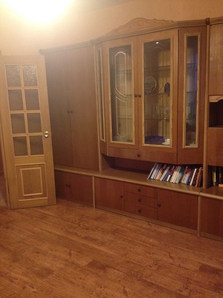 Сдам однокомнатную квартиру <br>Столетова, 8 <br>район Раменки <br>метро:Ломоносовский проспект — 750 м <br>89299574102 <br>Сдам отличную квартиру,полностью укомплектованную мебелью и техникой. На кухне есть обеденное место,микроволновку,вытяжка,кухонный гарнитур. В комнате стоит большой шка и диван.Рассмотрю всех,можно с детьми и животными. - фото Фото: Сдам однокомнатную квартиру <br>Столетова, 8 <br>район Раменки <br>метро:Ломоносовский проспект — 750 м <br>89299574102 <br>Сдам отличную квартиру,полностью укомплектованную мебелью и техникой. На кухне есть обеденное место,микроволновку,вытяжка,кухонный гарнитур. В комнате стоит большой шка и диван.Рассмотрю всех,можно с детьми и животными.