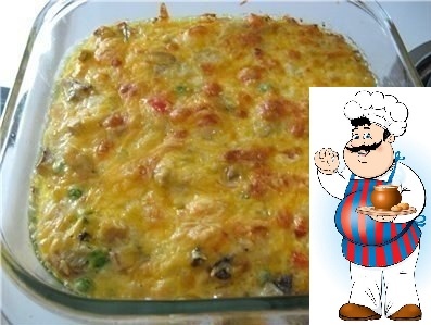 Рисовая запеканка с куриной грудкой, грибами и овощам. Нам потребуются: рис - 300 г сладкий перец - 2 шт. лук репчатый - 1 шт. мороженый зеленый горошек - 2 ст.ложки бульон (куриный) - 600 мл