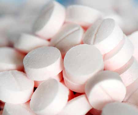 FDA регулирует потребительские товары, включая лекарства.