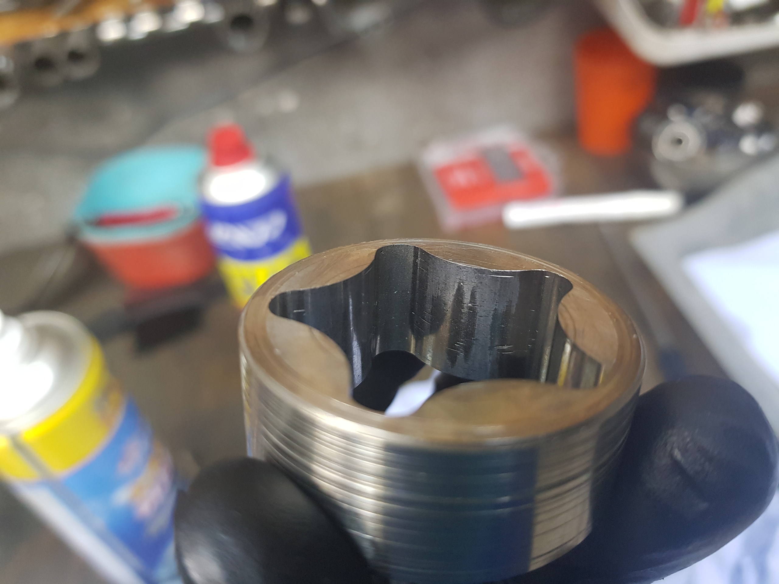 7EWQHKgoV80.jpg