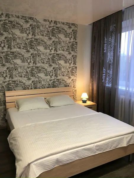 метро Шаболовская, Академика Петровского, 5 ст1<br>Аренда 26.000 рублей<br>8-903- 261-95-11 <br>Уютная студия, с небольшой кухней сдается на длительный срок. Сама студия 37 м2, подойдет для проживания 1-2 человек. В квартире есть все необходимое для проживания, большая кровать, тв, комод, в прихожке большой шкаф.<br>Интернет проведен. <br>санузел совместный, недавно был сделан косметический ремонт. - фото Фото: метро Шаболовская, Академика Петровского, 5 ст1<br>Аренда 26.000 рублей<br>8-903- 261-95-11 <br>Уютная студия, с небольшой кухней сдается на длительный срок. Сама студия 37 м2, подойдет для проживания 1-2 человек. В квартире есть все необходимое для проживания, большая кровать, тв, комод, в прихожке большой шкаф.<br>Интернет проведен. <br>санузел совместный, недавно был сделан косметический ремонт.