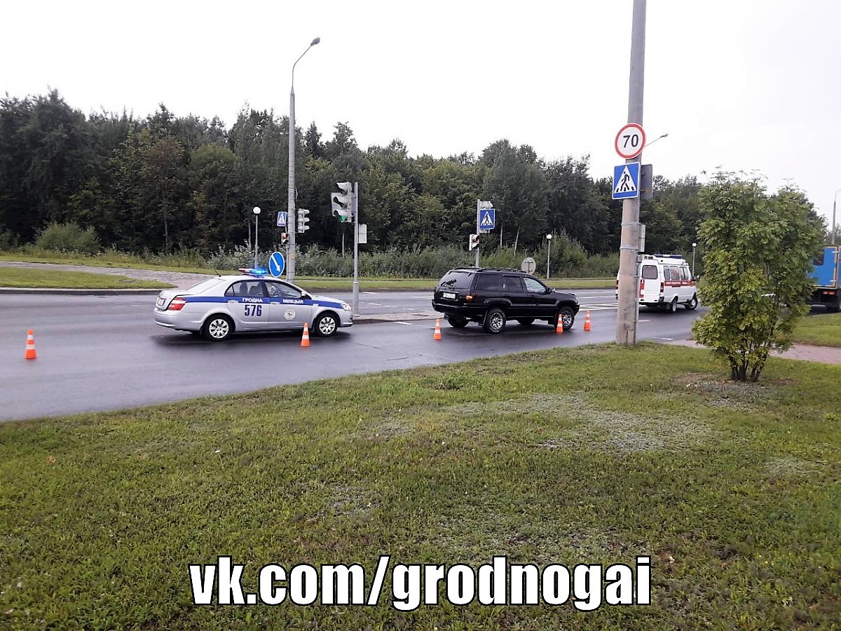Axklii-qY40.jpg Axklii-qY40.jpg