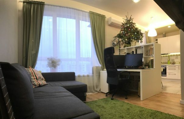 Иркутск, Гоголя, 61 <br>Великолепная студия с интерьером в оливково-белом цвете. <br>Кухонная зона отделена рабочим столом, для отдыха есть <br>большой угловой диван. Спальная зона с кроватью спрятана <br>за стеной. Всевозможные стеллажи, полки и системы хранения. <br>Функциональный кухонный гарнитур с полным набором техники. <br>ТЕЛЕВИЗОР увезли. Если будет нужен, можем привезти небольшой <br>плоский. Сдается порядочным и платежеспособным гражданам <br>РФ, на длительный срок. Стоимость ежемесячная 12 тысяч <br>+ ваши коммунальные платежи. <br>Звоните 89087755046 (смски не читаю). - фото Фото: Иркутск, Гоголя, 61 <br>Великолепная студия с интерьером в оливково-белом цвете. <br>Кухонная зона отделена рабочим столом, для отдыха есть <br>большой угловой диван. Спальная зона с кроватью спрятана <br>за стеной. Всевозможные стеллажи, полки и системы хранения. <br>Функциональный кухонный гарнитур с полным набором техники. <br>ТЕЛЕВИЗОР увезли. Если будет нужен, можем привезти небольшой <br>плоский. Сдается порядочным и платежеспособным гражданам <br>РФ, на длительный срок. Стоимость ежемесячная 12 тысяч <br>+ ваши коммунальные платежи. <br>Звоните 89087755046 (смски не читаю).